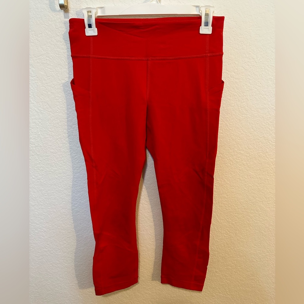 Lululemon red cropped leggings with pockets size 6